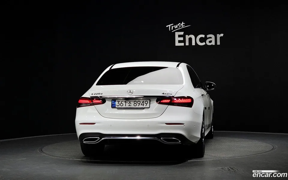 Mercedes-Benz E-Class E220d 4MATIC AMG Line 2022 — thumbnail 4