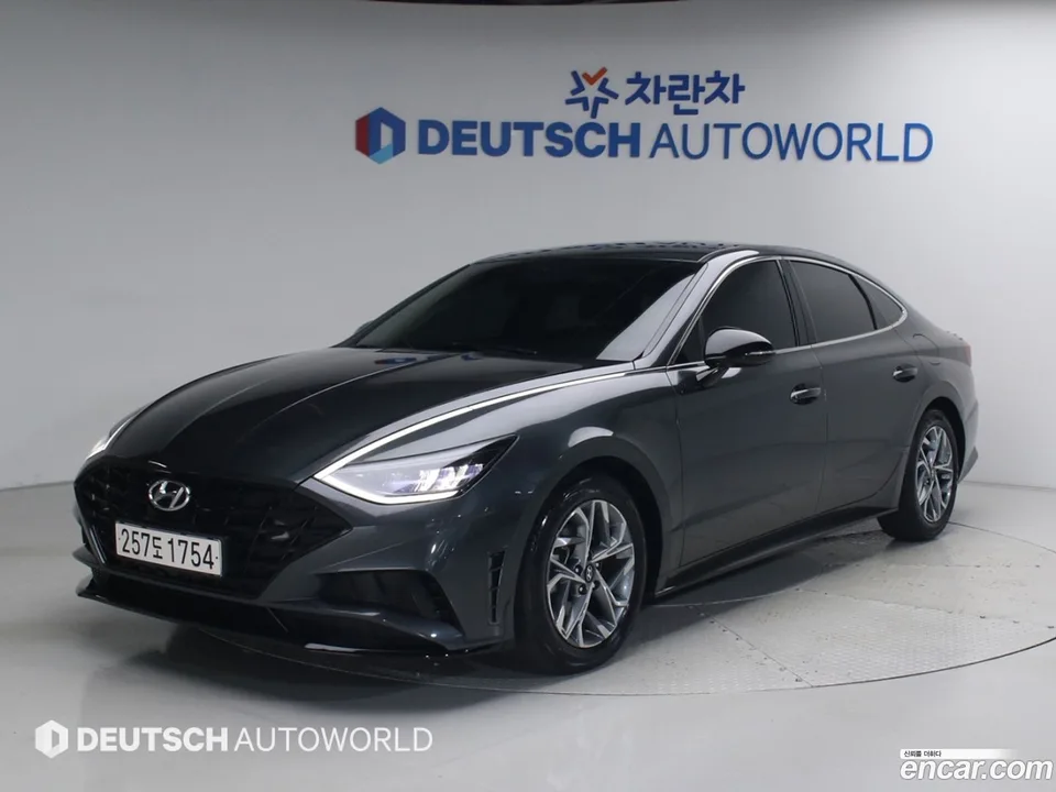 Hyundai Sonata 2.0 2022 — photo 1, buy with delivery to Moscow