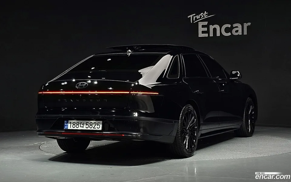 Hyundai Grandeur Hybrid 2024 — миниатюра 3