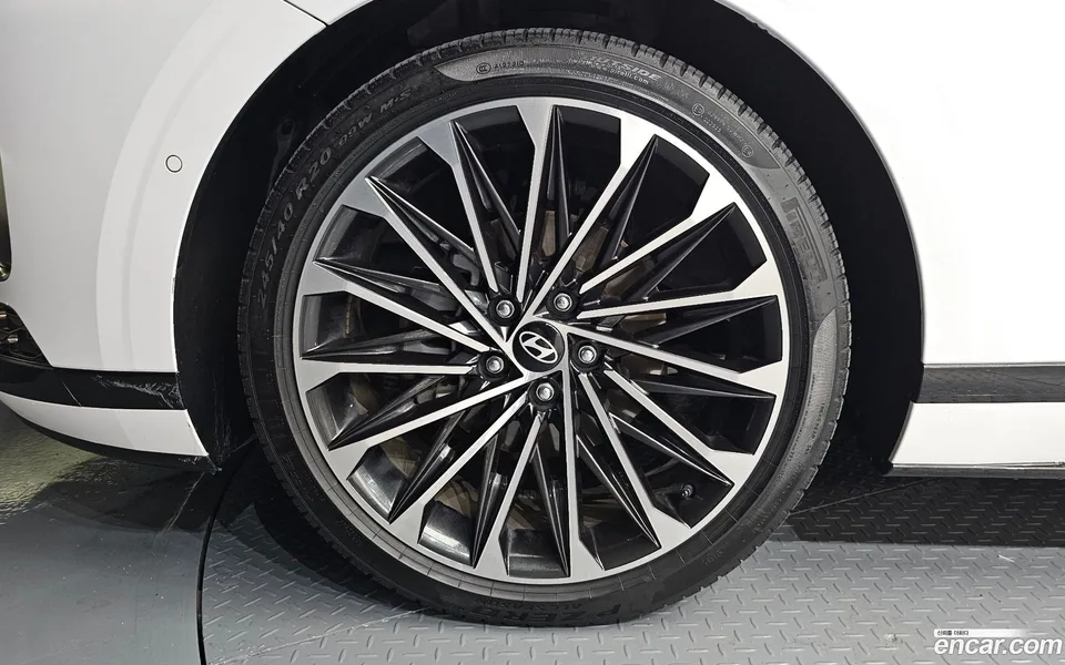 Hyundai Grandeur Hybrid 2023 — thumbnail 2