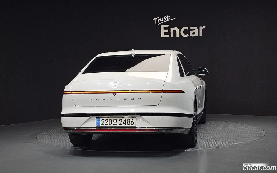 Hyundai Grandeur Hybrid 2023 — thumbnail 4