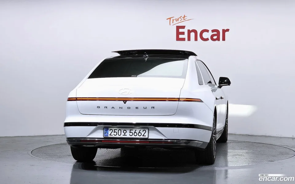 Hyundai Grandeur Hybrid 2024 — thumbnail 4