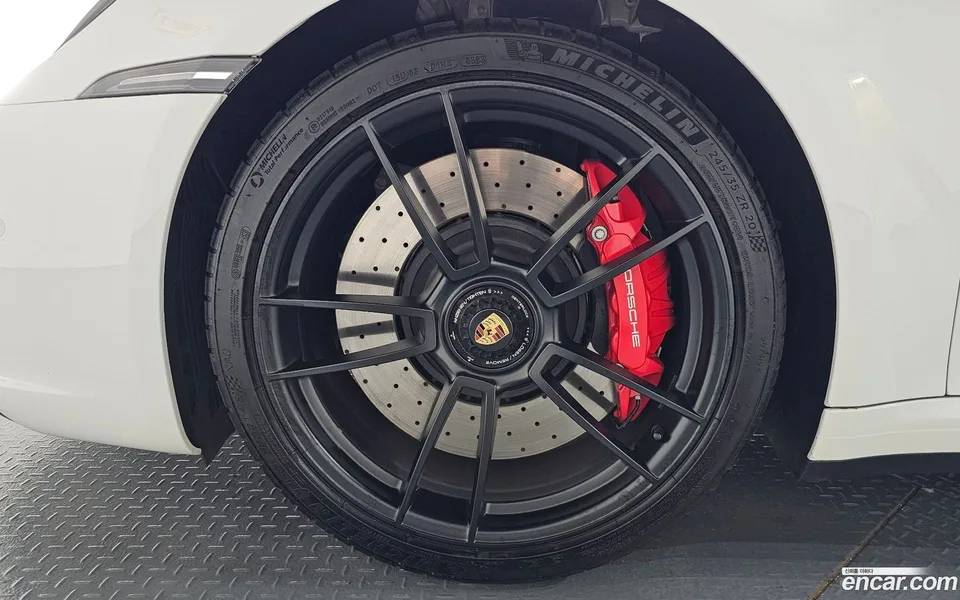 Porsche 911 (992) 4 GTS 2024 — миниатюра 2