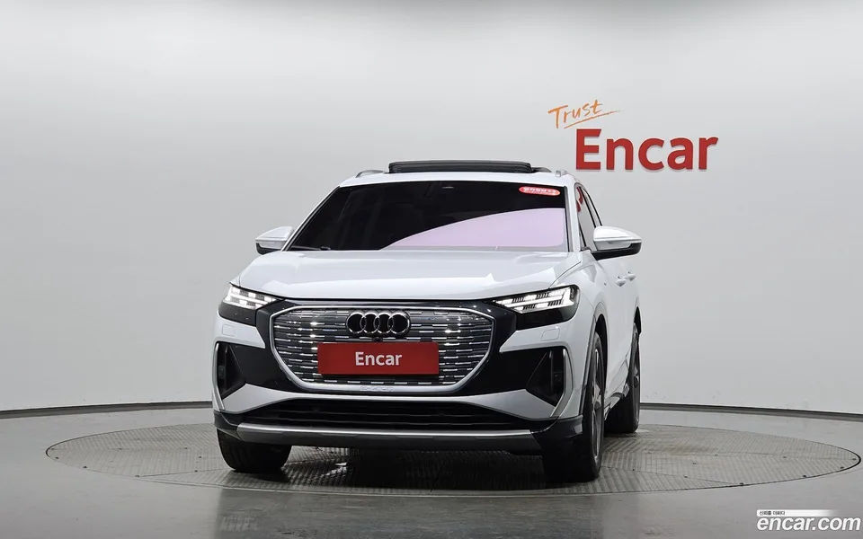Audi Q4 e-tron 40 2023 — thumbnail 3