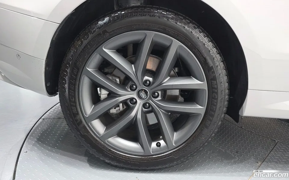 Land Rover Range Rover Sport P550E HSE 2025 — thumbnail 2