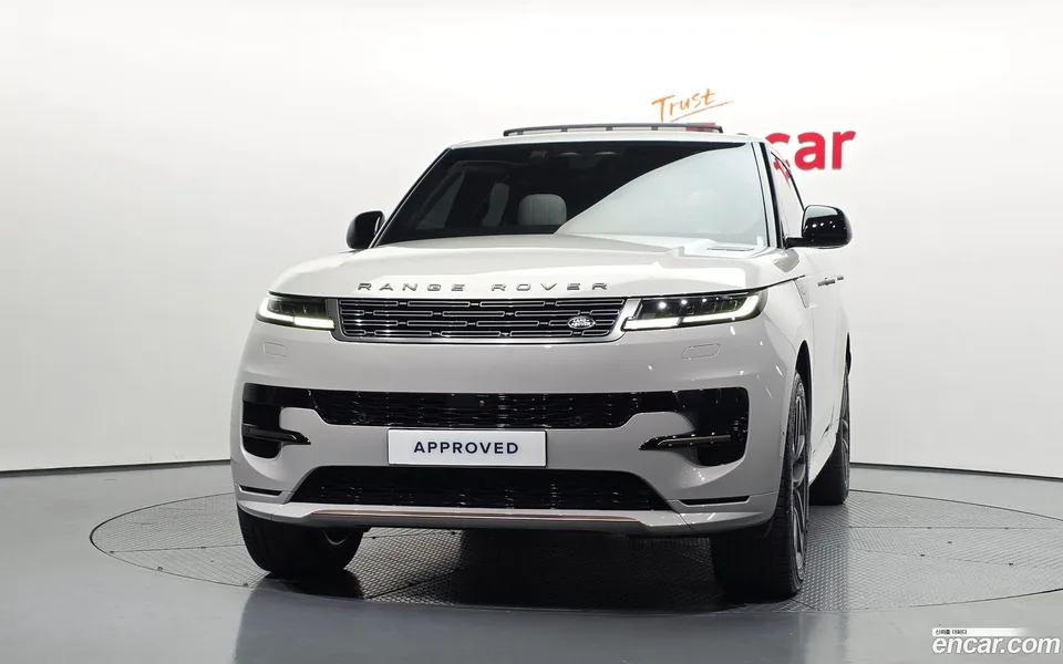 Land Rover Range Rover Sport P550E HSE 2025 — thumbnail 3