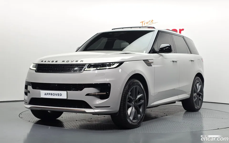 Land Rover Range Rover Sport P550E HSE 2025 — photo 1, buy with delivery to Moscow