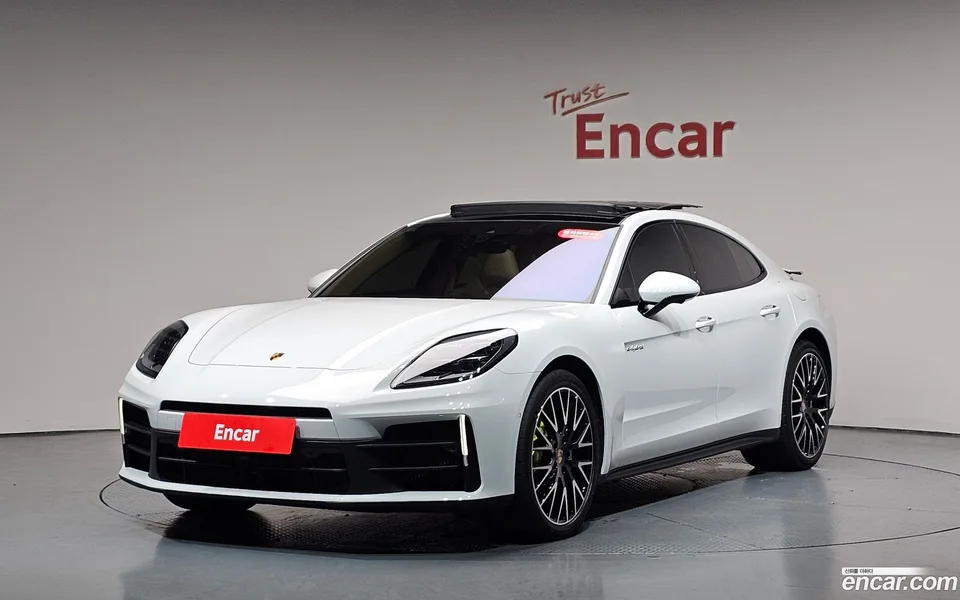 Porsche Panamera (976) 2.9 AWD E- 2025 — photo 1, buy with delivery to Moscow