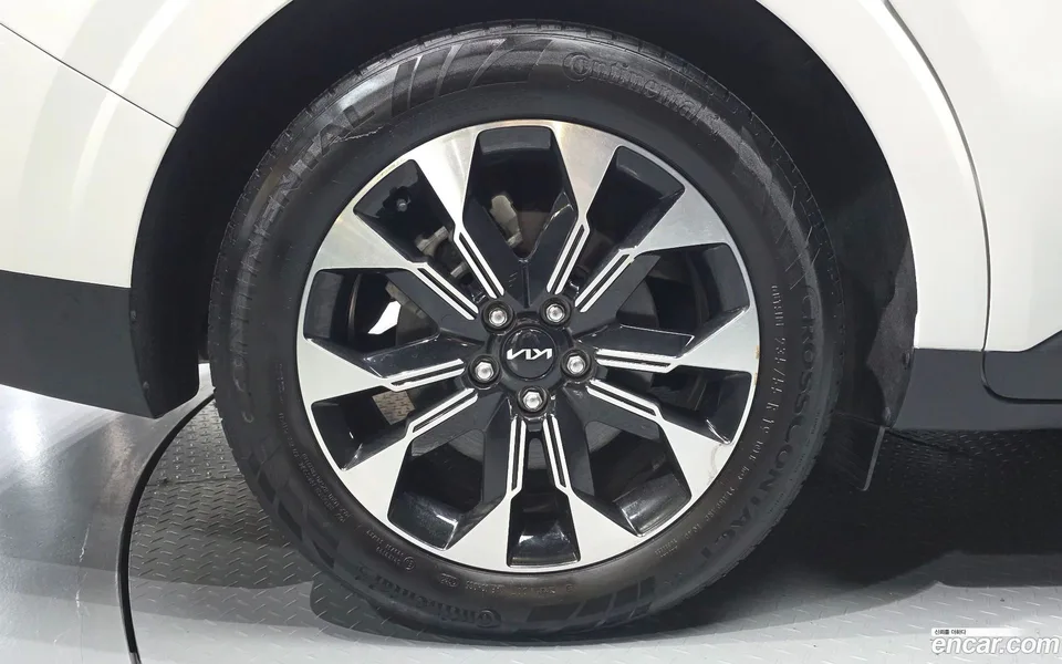 Kia Carnival 9 2023 — thumbnail 2