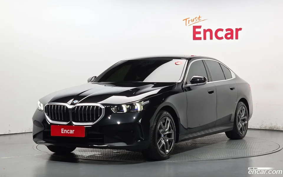 BMW 5 Series 530i xDrive 2025 — photo 1, buy with delivery to Moscow