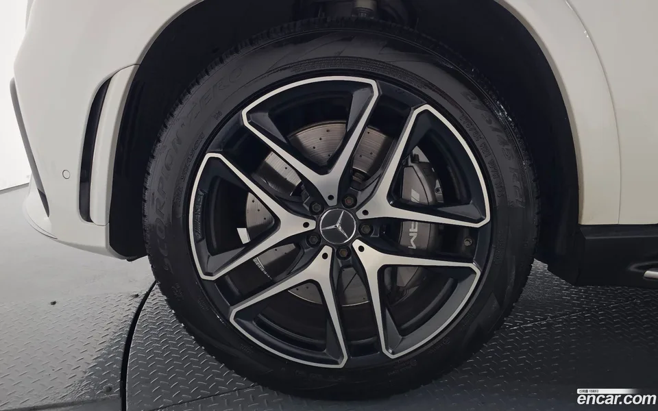 Mercedes-Benz GLE-Class AMG GLE53 4MATIC+ 2022 — thumbnail 2