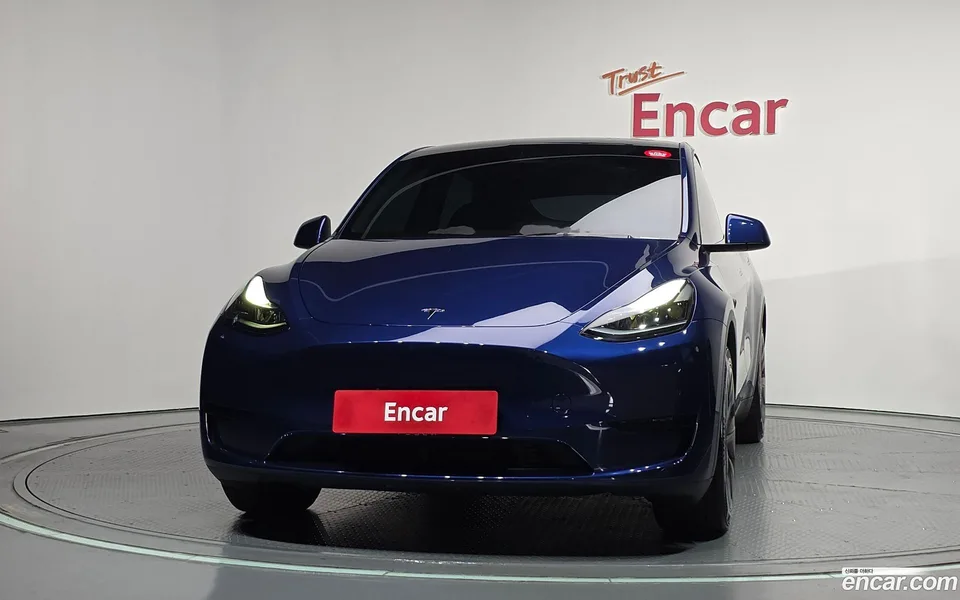 Tesla Model Y RWD 2025 — thumbnail 3