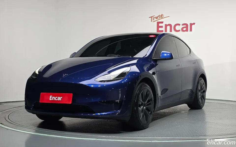 Tesla Model Y RWD 2025 — photo 1, buy with delivery to Moscow