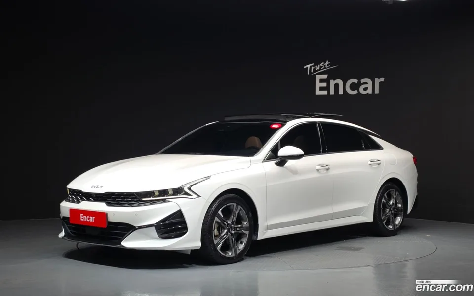 Kia K5 2.0 2022 — photo 1, buy with delivery to Moscow
