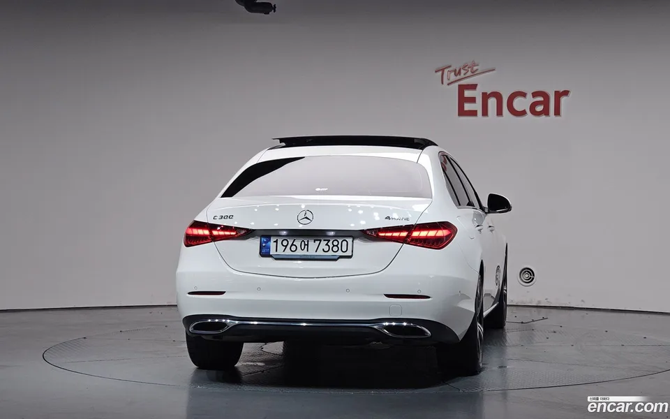 Mercedes-Benz C-Class C300 4MATIC 2023 — thumbnail 4