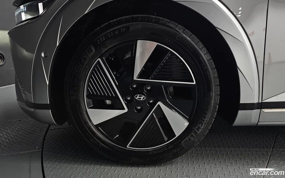 Hyundai Ioniq 5 2024 — thumbnail 2