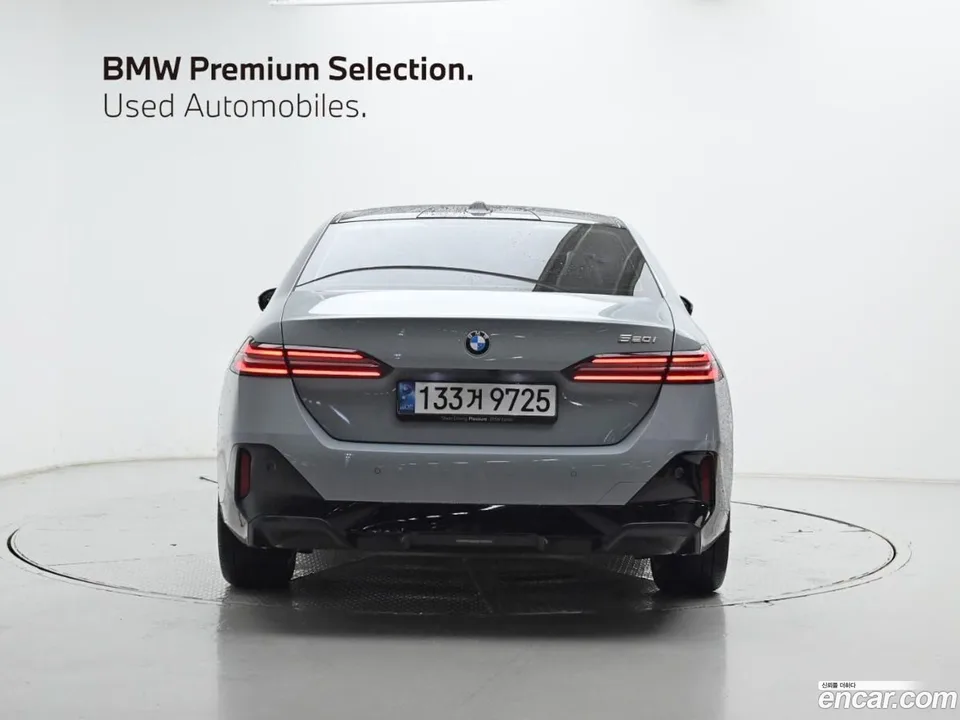 BMW 5 Series 520i M 2024 — thumbnail 4