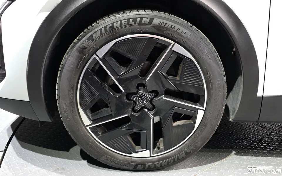 Peugeot 408 1.2 Pure Tech GT 2024 — миниатюра 5
