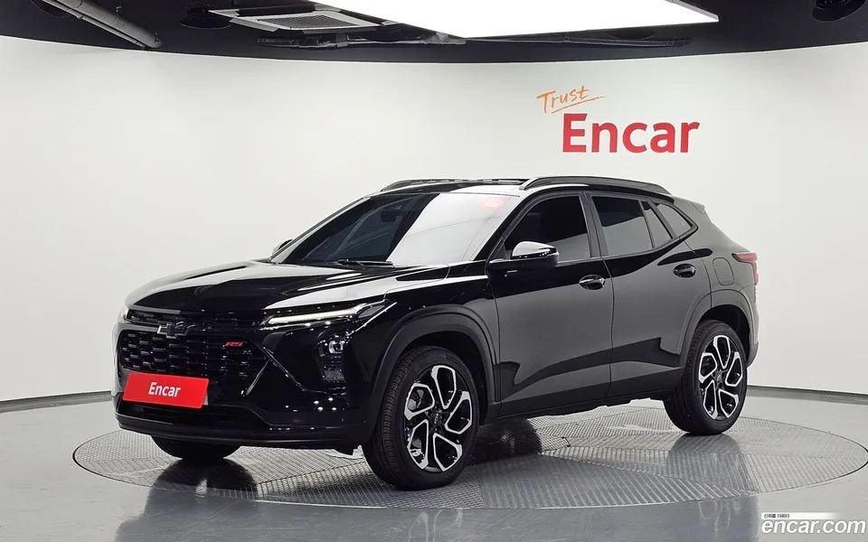 Chevrolet Trax Crossover 1.2 RS 2023 — photo 1, buy with delivery to Moscow
