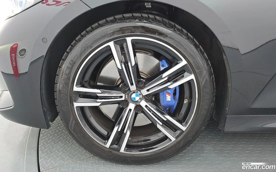 BMW 3 Series 320i M 2024 — thumbnail 5