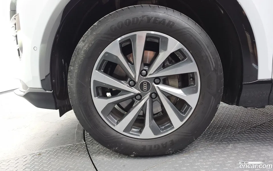 Audi Q6 e- 2025 — thumbnail 5