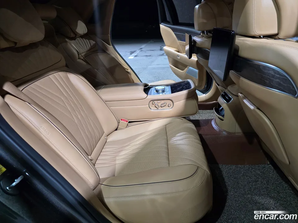 Genesis G90 3.5 AWD 2022 — photo 1, buy with delivery to Moscow