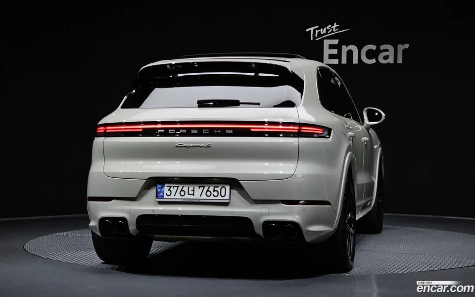 Porsche Cayenne 3.0 S E- 2024 — thumbnail 4