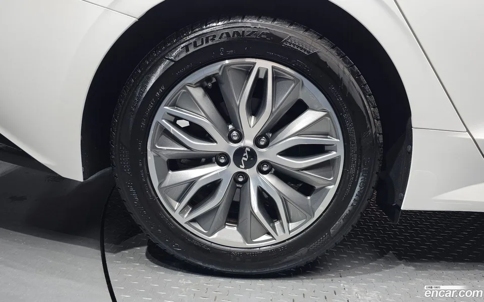 Kia K5 Hybrid 2023 — миниатюра 2