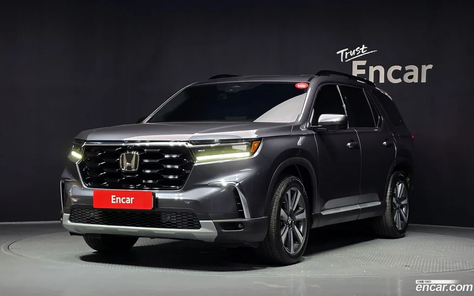 Honda Pilot 3.5 2023 — photo 1, buy with delivery to Moscow