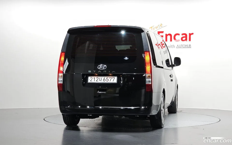 Hyundai Staria 9 2023 — thumbnail 4