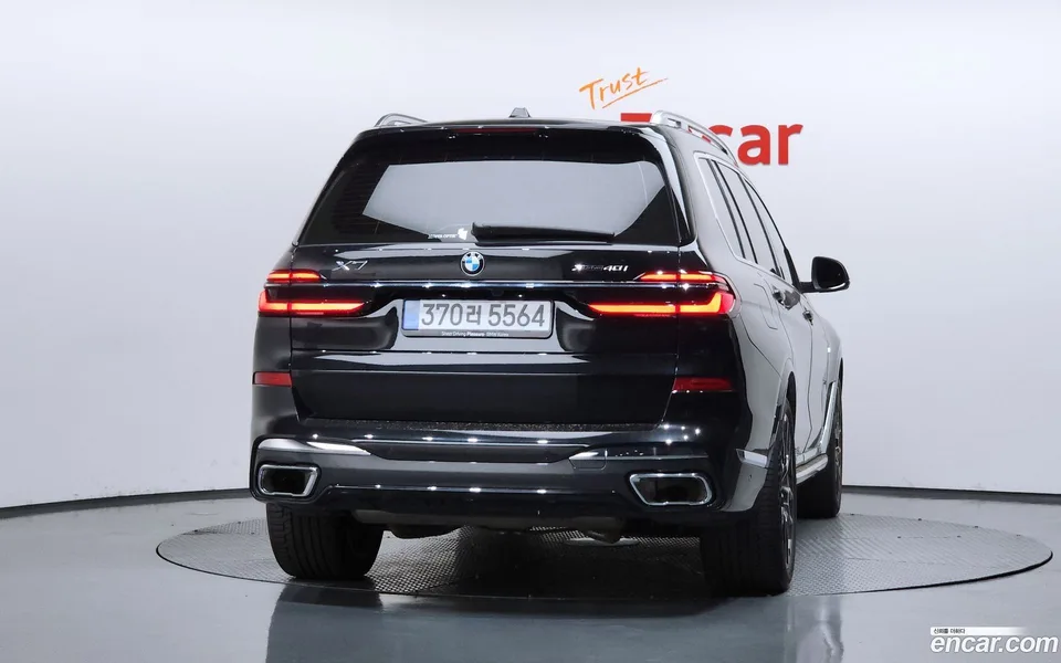 BMW X7 xDrive 40i M 7 2025 — thumbnail 4
