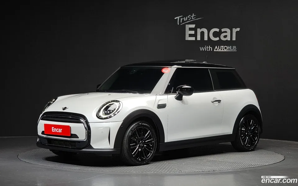 MINI Cooper 2023 — photo 1, buy with delivery to Moscow