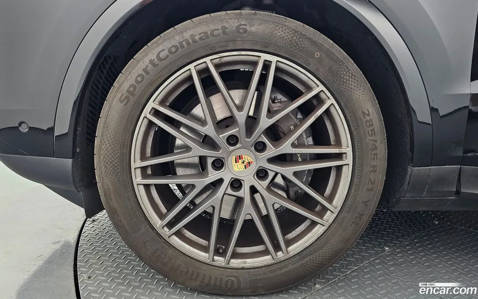 Porsche Cayenne 3.0 E- 2024 — миниатюра 2