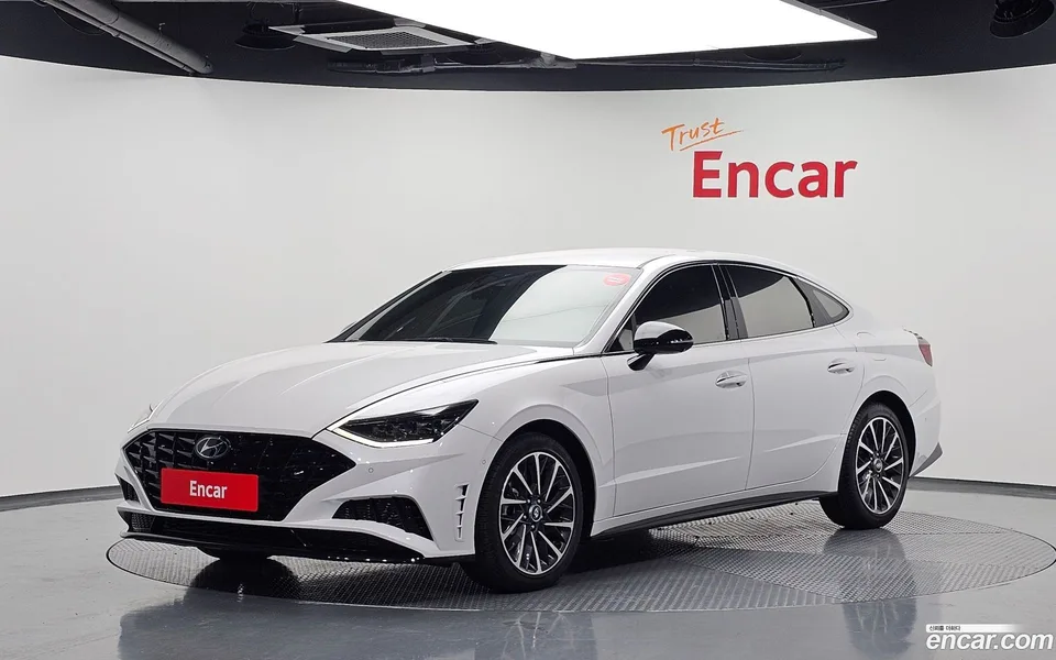 Hyundai Sonata 2.0 2022 — photo 1, buy with delivery to Moscow