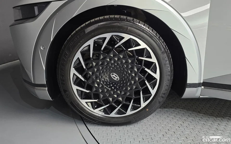 Hyundai Ioniq 5 2024 — thumbnail 2