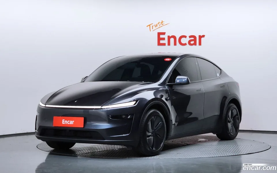 Tesla Model Y RWD 2025 — photo 1, buy with delivery to Moscow