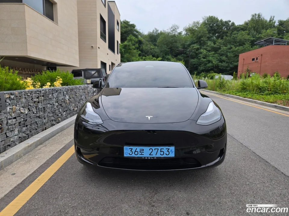 Tesla Model Y RWD 2023 — thumbnail 3