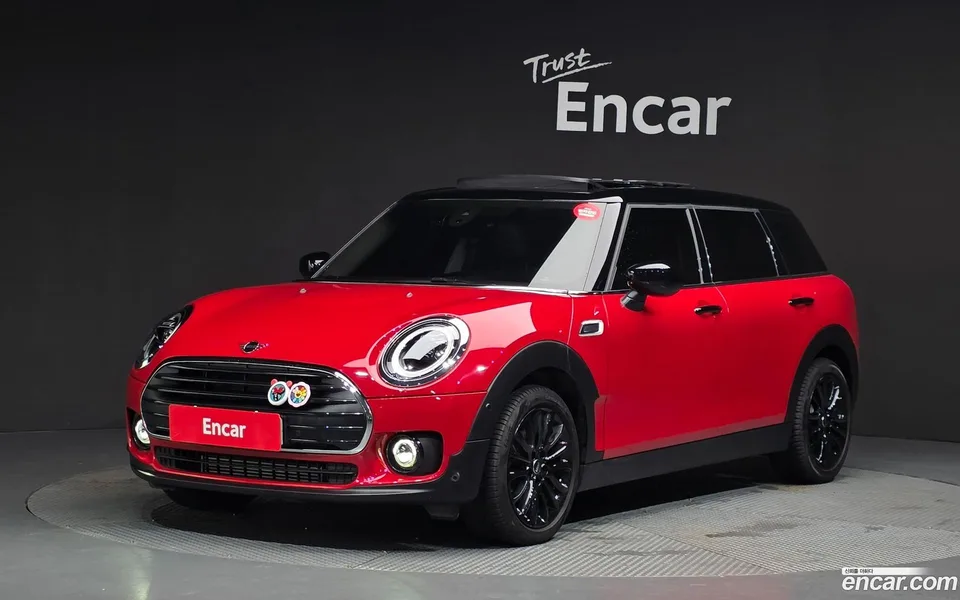 MINI Cooper Clubman 2023 — photo 1, buy with delivery to Moscow