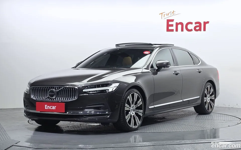 Volvo S90 B6 AWD 2022 — photo 1, buy with delivery to Moscow