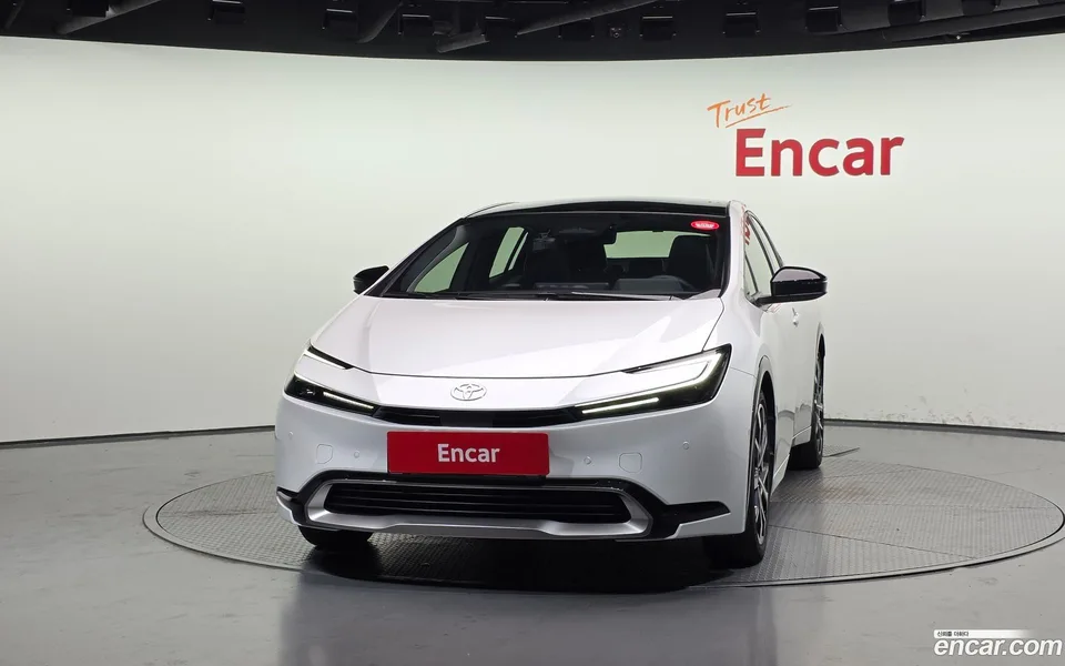 Toyota Prius 2.0 PHEV XSE 2024 — thumbnail 3