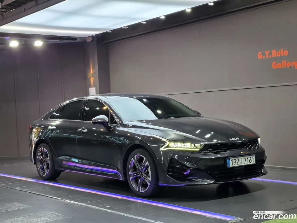 Kia K5 2.0 2023 — photo 1, buy with delivery to Moscow