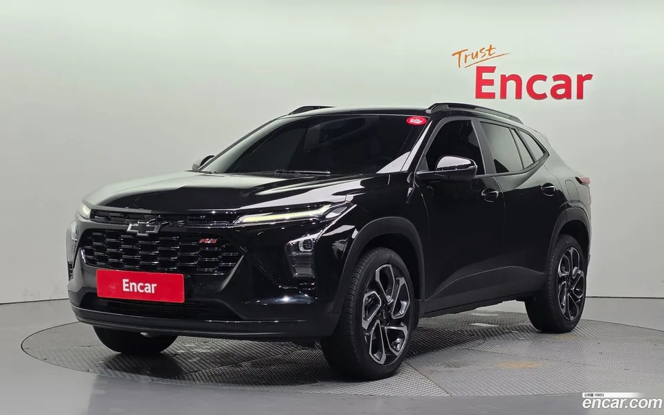 Chevrolet Trax Crossover 1.2 RS 2023 — photo 1, buy with delivery to Moscow