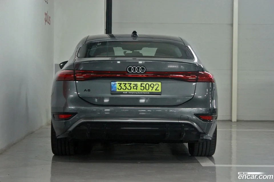 Audi A6 e- S Line 2025 — thumbnail 4