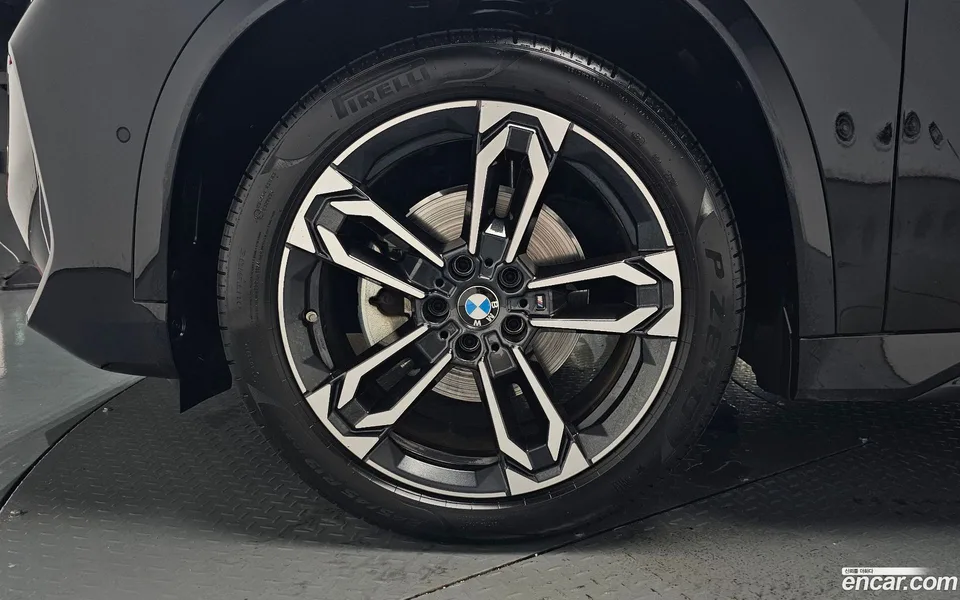 BMW X1 xDrive 20i M 2025 — миниатюра 2