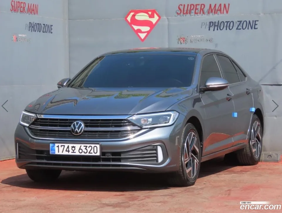 Volkswagen Jetta 1.5 TSI 2023 — photo 1, buy with delivery to Moscow