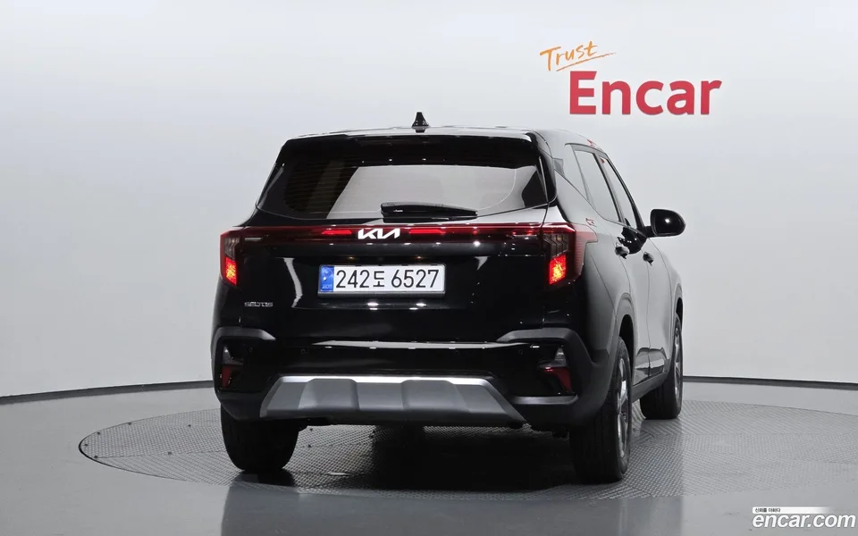 Kia Seltos 1.6 2WD 2023 — thumbnail 4