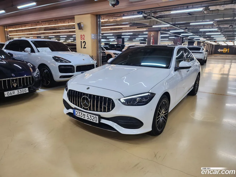Mercedes-Benz C-Class C200 2024 — photo 1, buy with delivery to Moscow