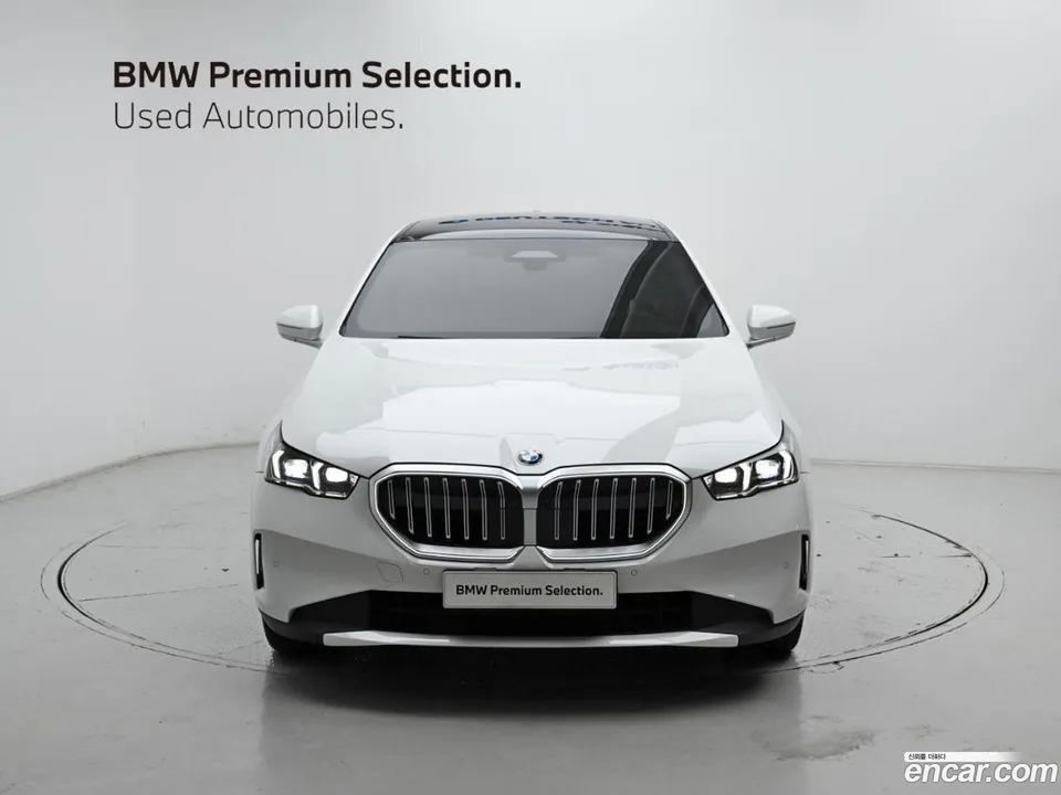 BMW 5 Series 530i xDrive 2025 — thumbnail 3