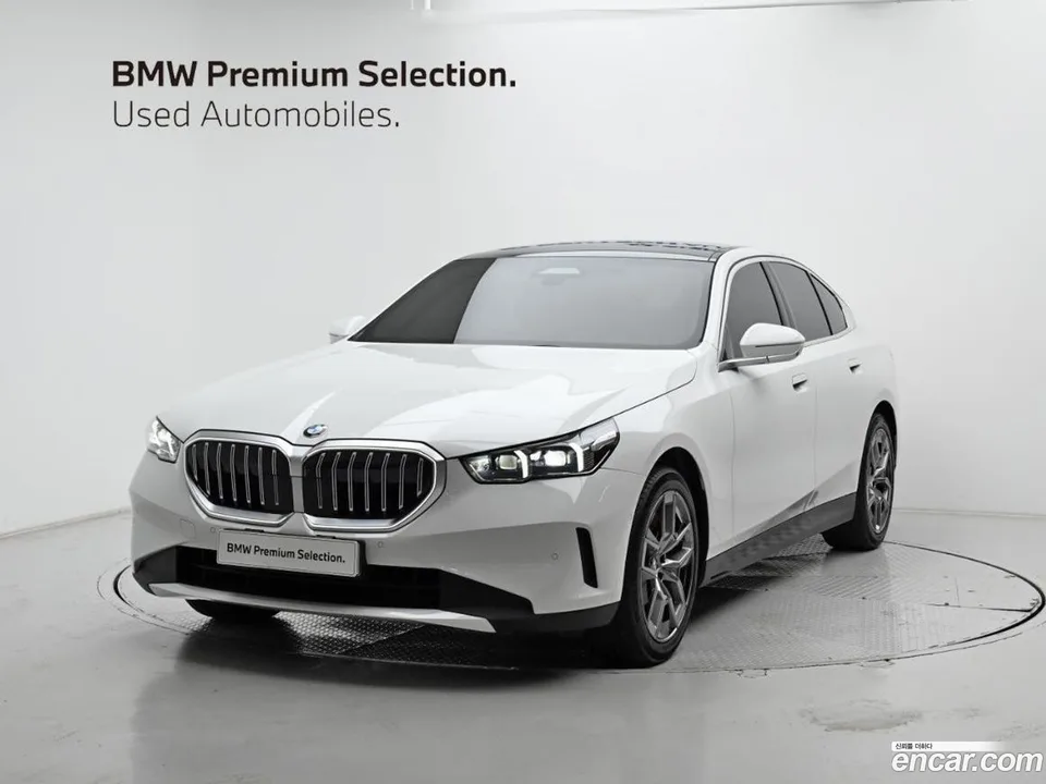 BMW 5 Series 530i xDrive 2025 — photo 1, buy with delivery to Moscow