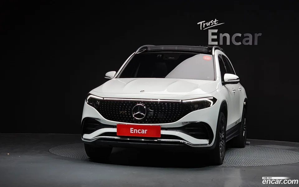 Mercedes-Benz EQB EQB300 4MATIC AMG 2024 — thumbnail 3